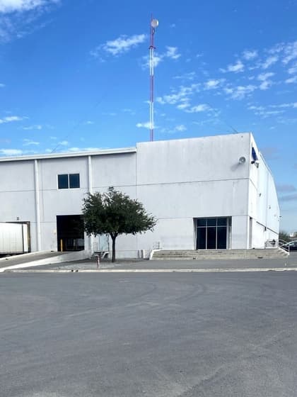 Fachada de la nave del centro de Pesquería, en Nuevo León